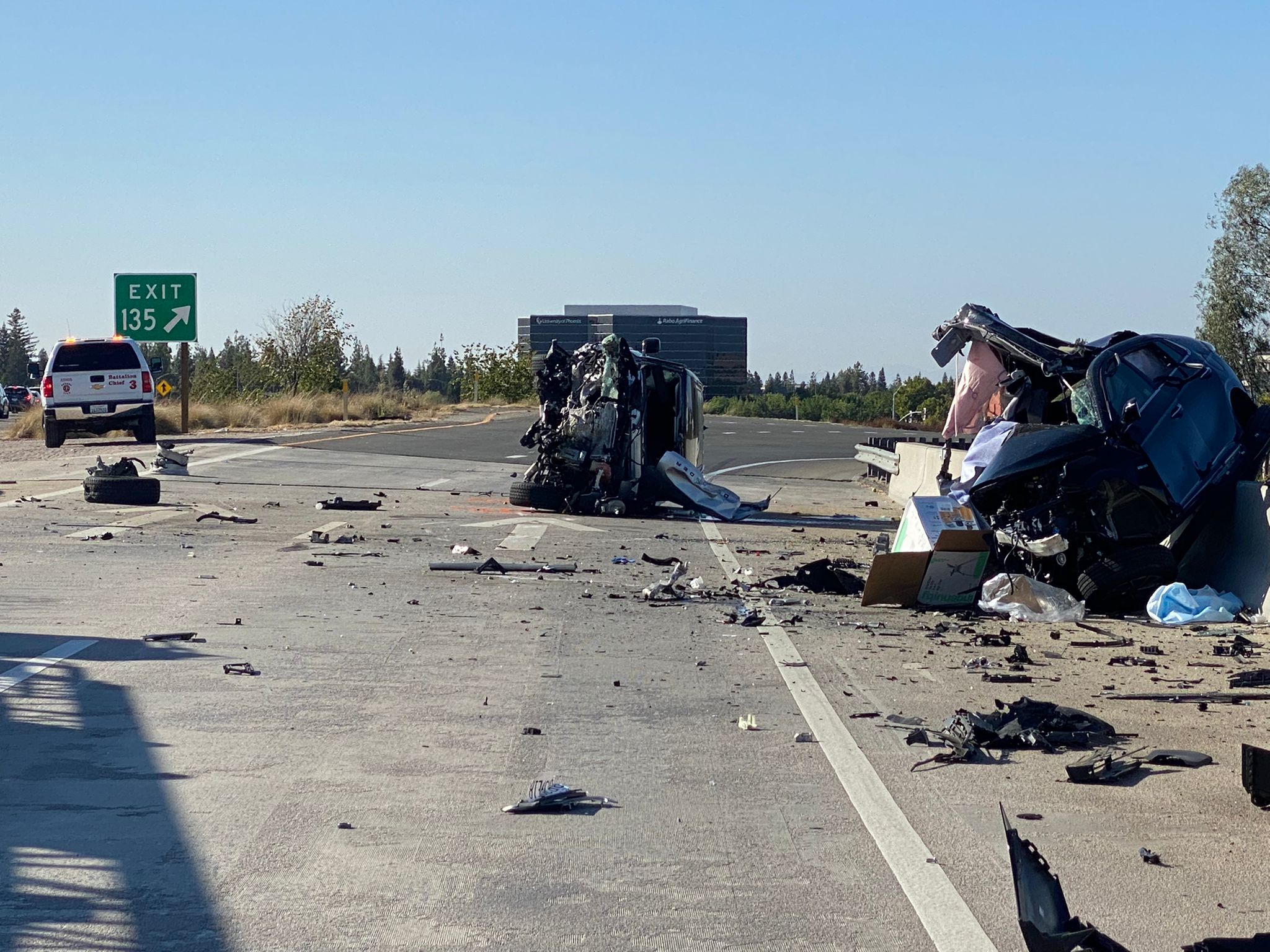 Accidente al norte de la Autopista 41 deja un muerto y cierre de circulación | Univision 21 Fresno KFTV - Vimarsana News